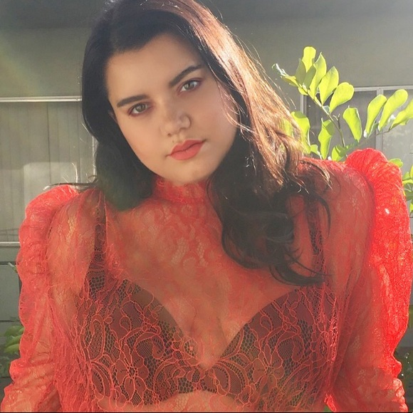 Meet your Posher, Cassia - Picture 1 of 1